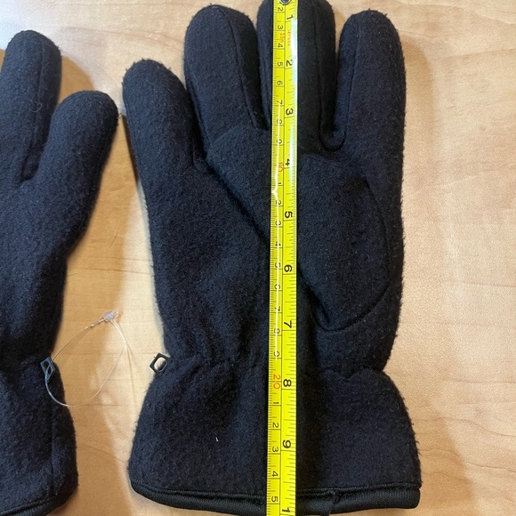 American Flag Embroidered Men's Black Polyester Soft Gloves - Picture 6 of 6